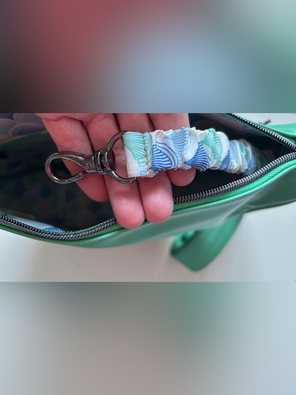 LUG QUEST SATIN LUXE CROSSBODY SPEARMINT NWT - Picture 7 of 8